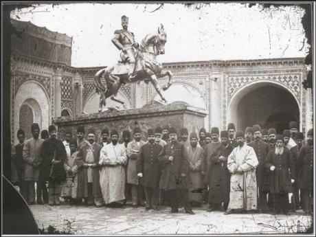 مجسمه ی ناصرالدین شاه